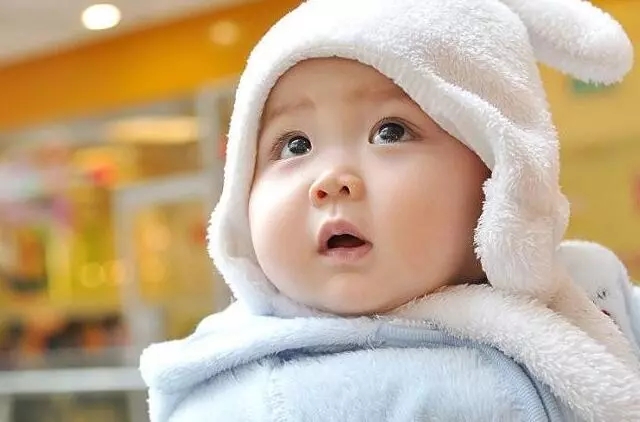 母乳在显微镜下的样子，已惊呆！它和配方奶粉差别原来在这里！